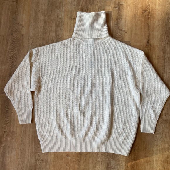 NWT Autumn Cashmere Oversized Turtleneck in WHITE - Picture 5 of 13